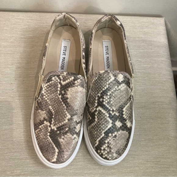 STEVE MADDEN Sz 9 Ellen Snake Print  Slip On Leather Upper Rubber Sole Loafers - Picture 3 of 12